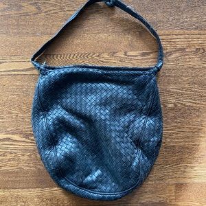 Vintage bottega Veneta purse from the 1980’s.